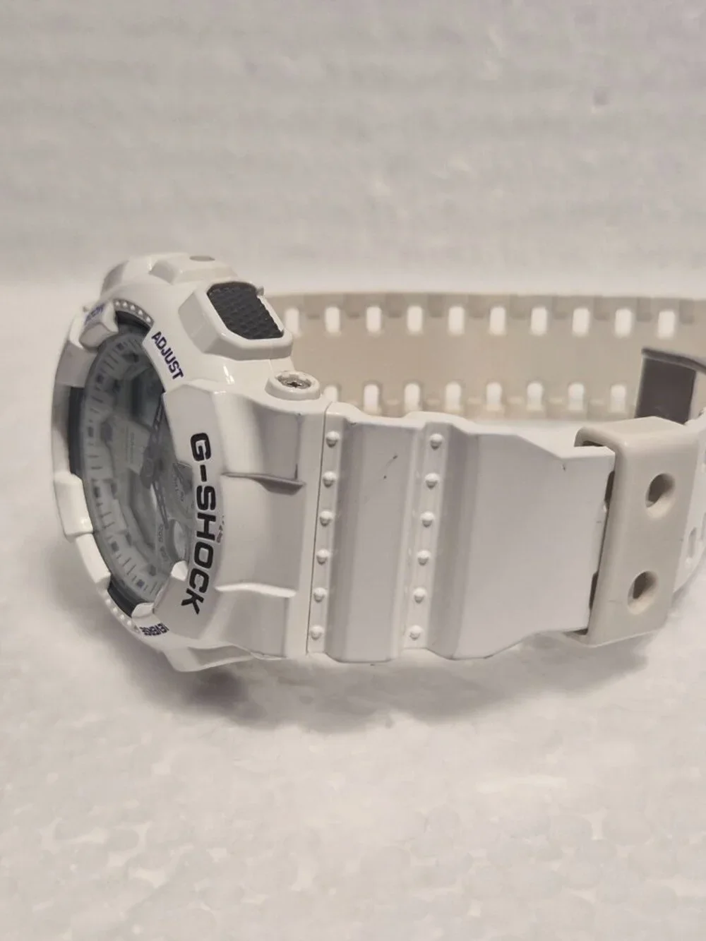 Casio G Shock Gloss white